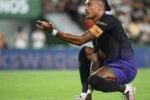 Raphinha comanda goleada do Barcelona na estreia do Campeonato Espanhol
