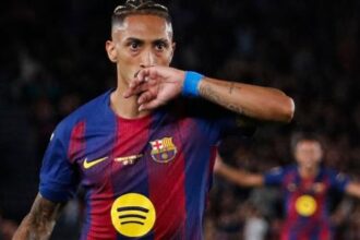 Raphinha surge como principal candidato à braçadeira de capitão do Barcelona
