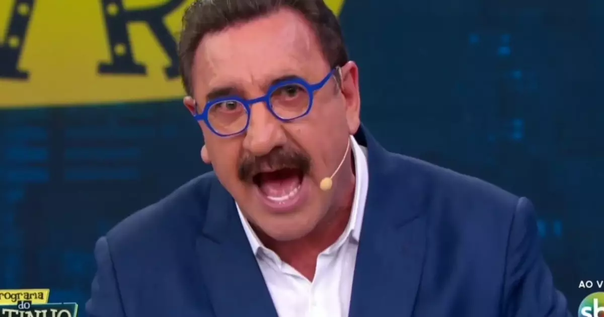 Ratinho rebate críticas e contesta denúncia de homofobia em programa no SBT