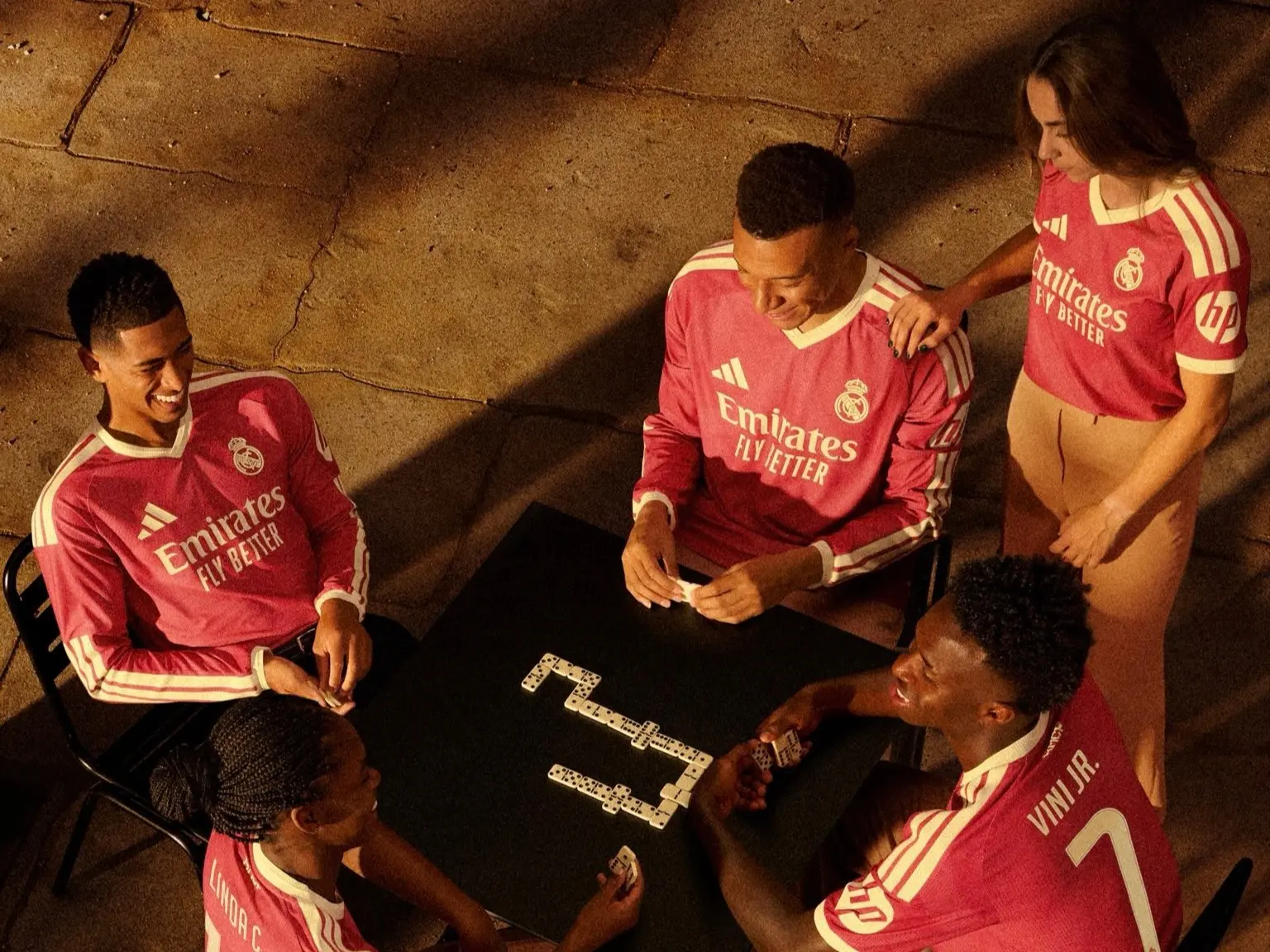 Real Madrid revela terceira camisa para a temporada 2026/27 com foco em alcance global