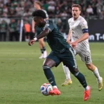 Real Madrid supera Ferencváros em amistoso internacional com retorno de Vinicius Júnior
