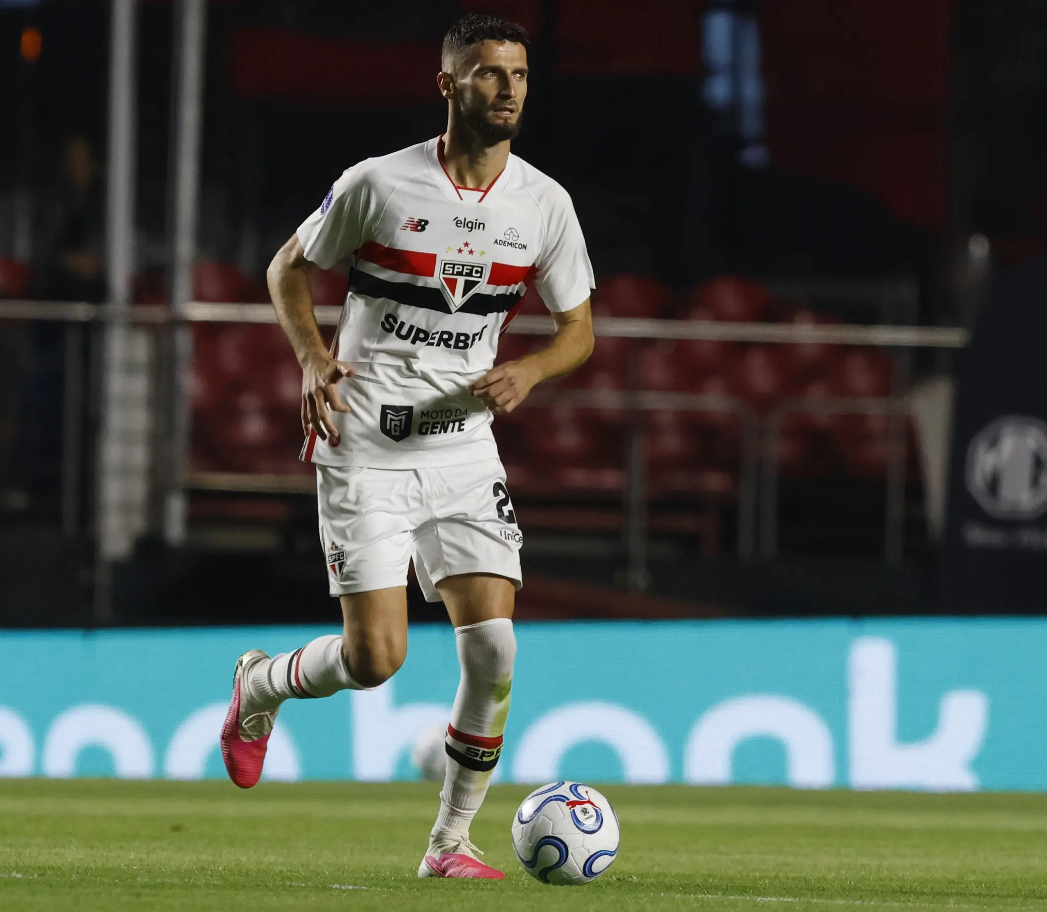 Reforços do São Paulo conquistam Dorival e assumem titularidade imediata
