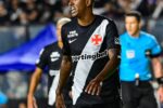 Robert Renan consolida liderança defensiva no Vasco em 2026