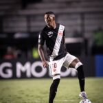 Robert Renan desfalca o Vasco contra o Cruzeiro após suspensão