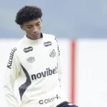 Robinho Jr. viaja à Itália com aval do Santos para resolver questões burocráticas