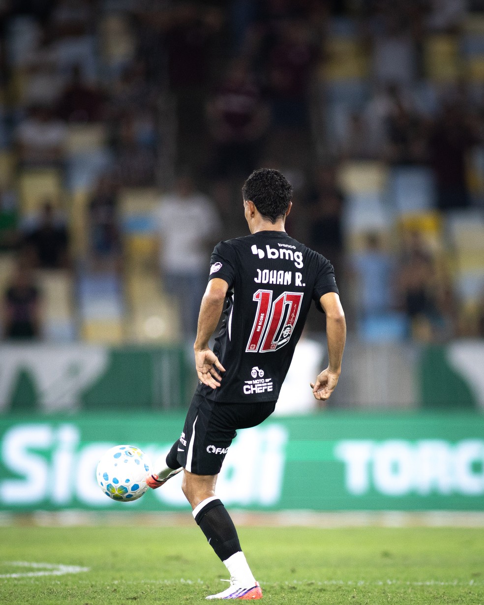 Rojas perde protagonismo no Vasco sob o comando de Pedro Emanuel