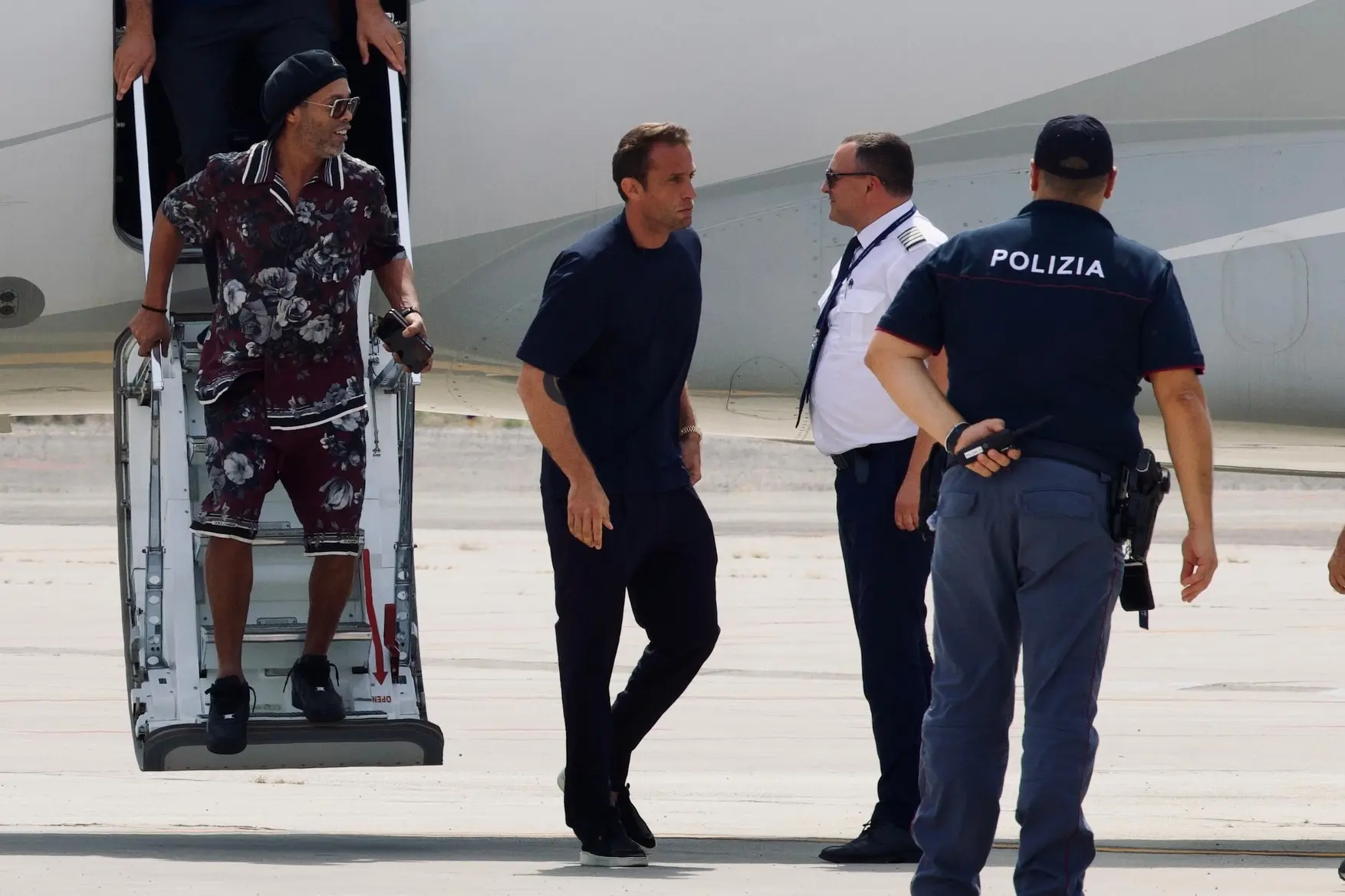Ronaldinho Gaúcho desembarca na Itália para iniciar projeto no Ravenna