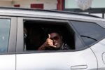 Ronaldinho Gaúcho surpreende ao desembarcar na Itália para parceria com clube