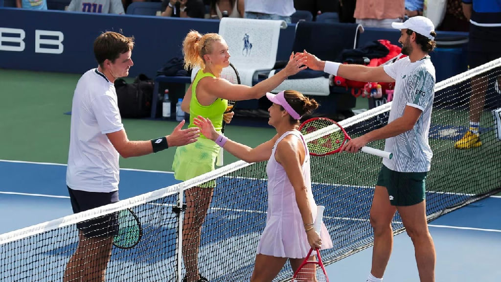 Sabalenka e Djokovic encaram líderes do ranking em duelo de duplas mistas no US Open