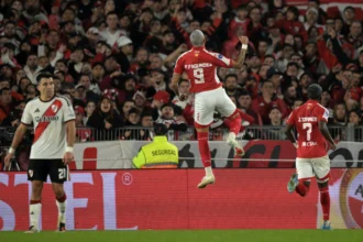 Santa Fe elimina River Plate nos pênaltis e enfrenta o Vasco na Sul-americana