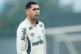 Santos atualiza lista da Sul-americana com reforços e saídas estratégicas