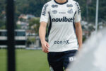 Santos encerra preparação no CT Rei Pelé para duelo decisivo contra o Mirassol