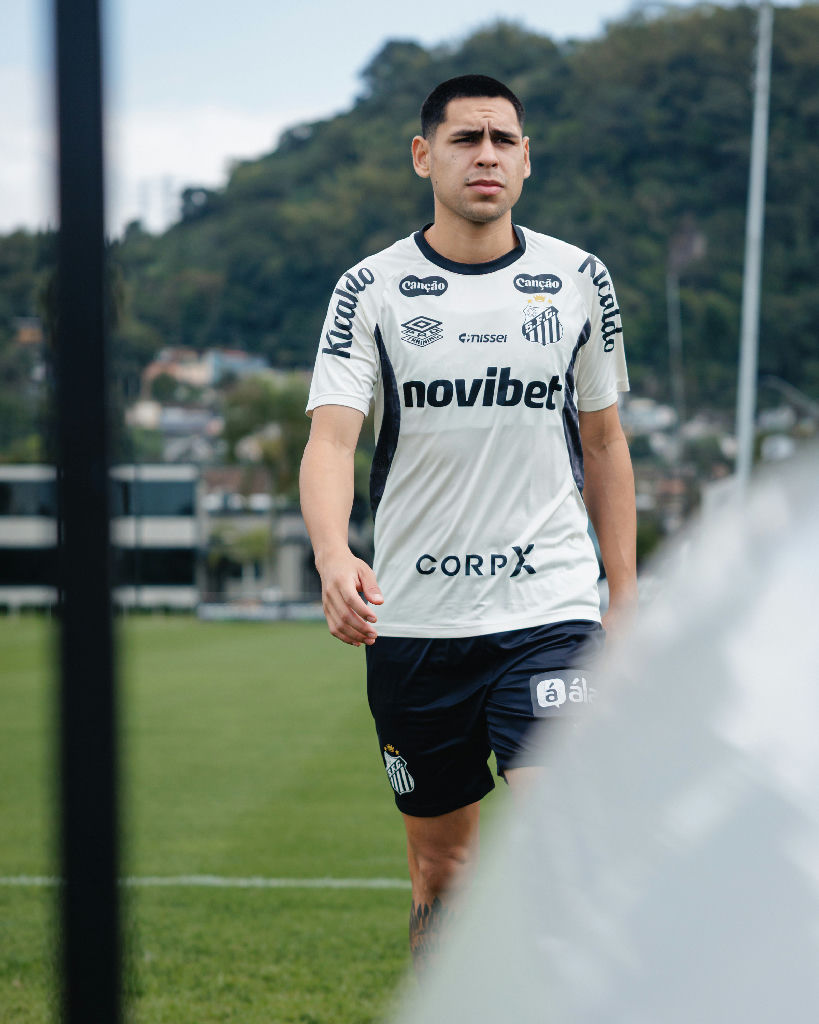 Santos encerra preparação no CT Rei Pelé para duelo decisivo contra o Mirassol