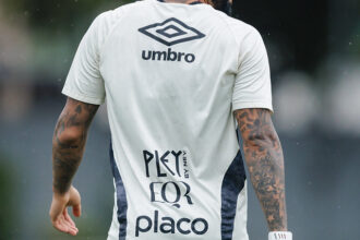 Santos encerra preparação no gramado antes de confronto decisivo contra o Vasco