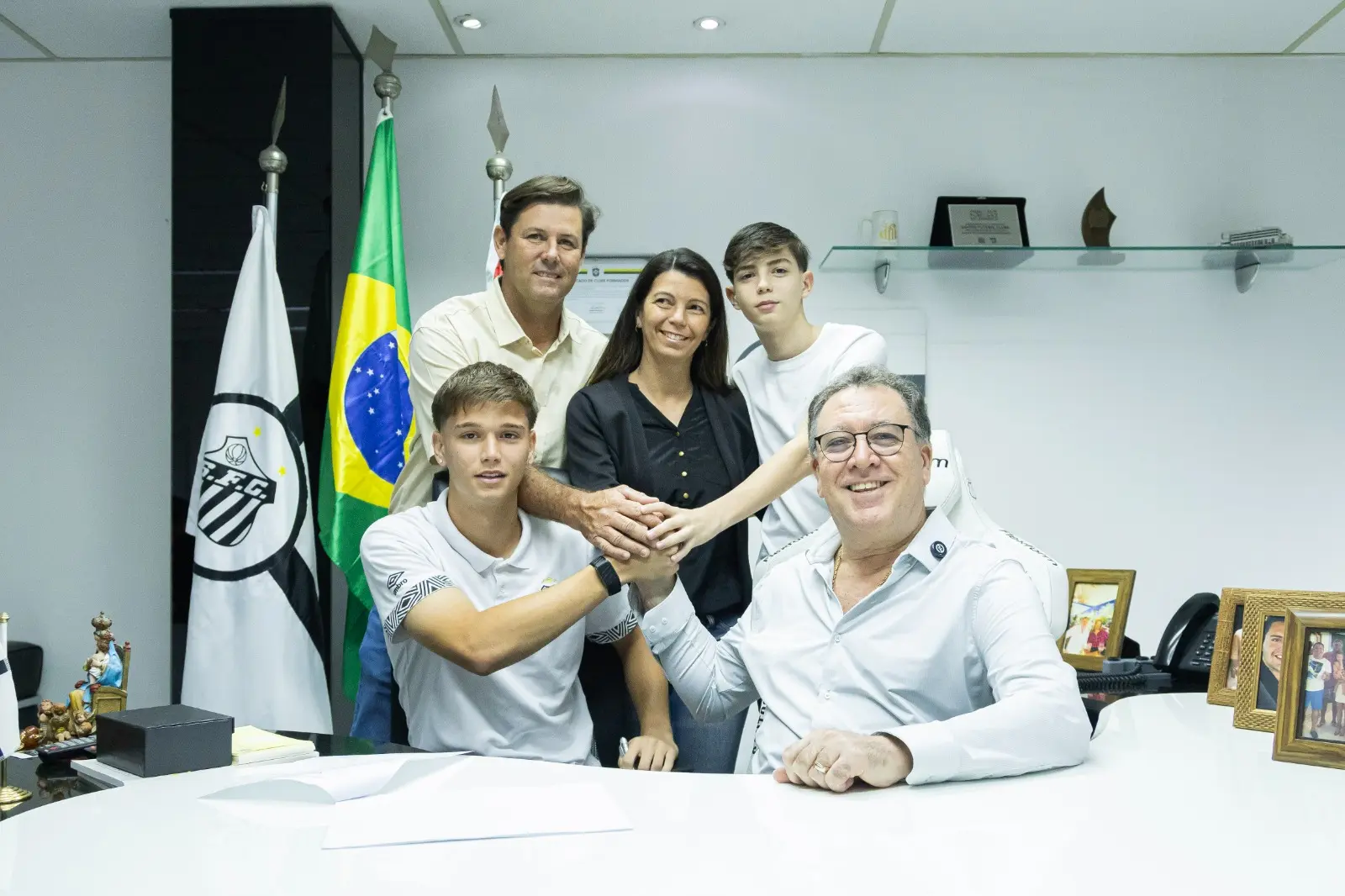 Santos garante permanência de Vinicius Fabri com contrato de longo prazo
