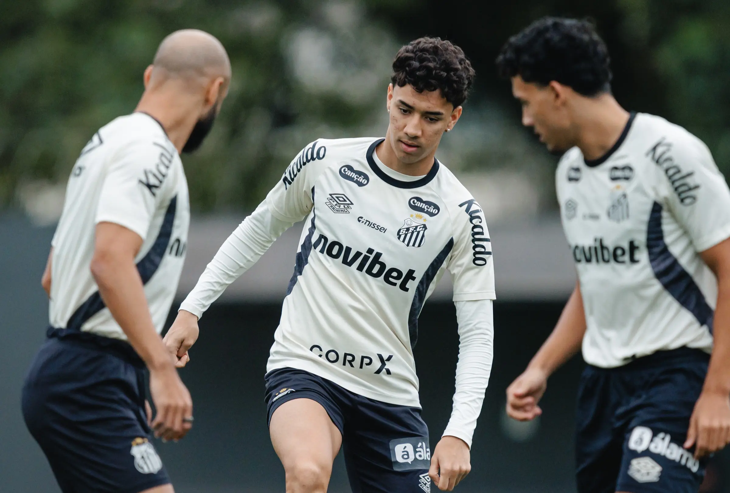 Santos inicia preparação decisiva para clássico contra o Palmeiras na Copa do Brasil