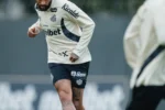 Santos intensifica preparação sob chuva para confronto na Sul-americana