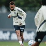Santos intensifica preparação sob chuva para confronto na Sul-americana