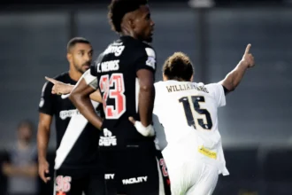 Santos ironiza Thiago Mendes nas redes após ignorar Neymar em jogo contra o Vasco