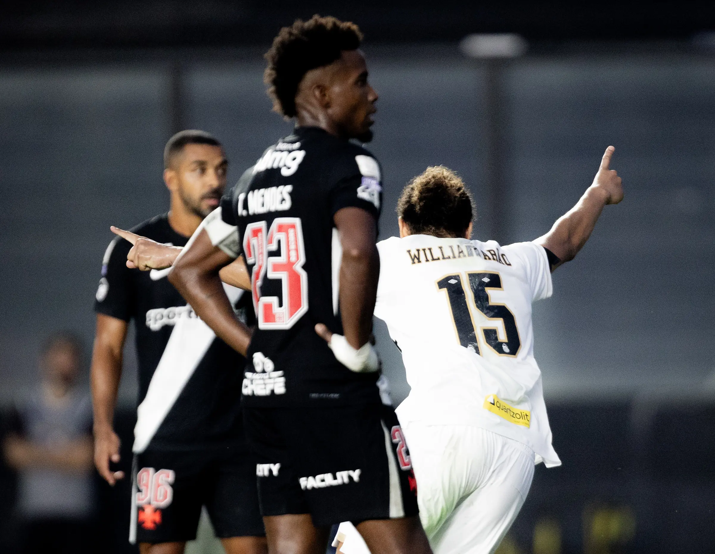 Santos ironiza Thiago Mendes nas redes após ignorar Neymar em jogo contra o Vasco