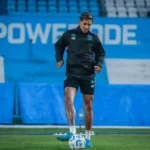 Santos negocia troca com Racing envolvendo Gastón Martirena e Adonis Frías