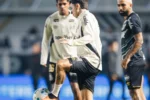 Santos recebe o Athletico-pr na Vila Belmiro em busca de fôlego no Brasileirão