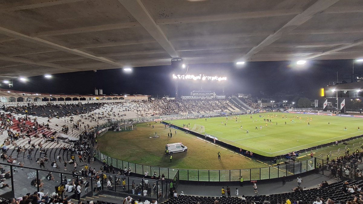 São Januário recebe torcida para duelo decisivo entre Vasco e Olimpia