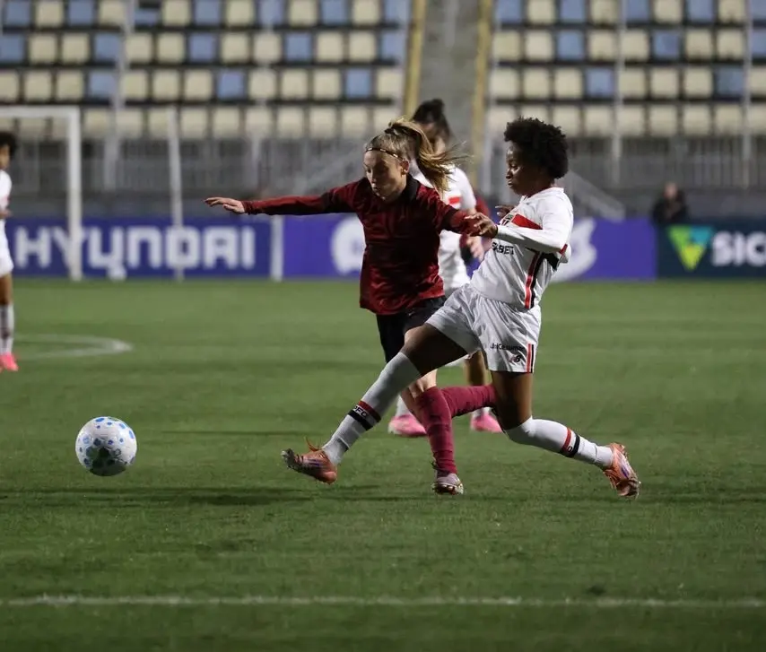 São Paulo derrota Bragantino e encosta no líder Palmeiras pelo Brasileiro feminino