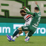 São Paulo e Chapecoense medem forças em confronto decisivo pelo Campeonato Brasileiro