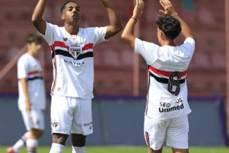 São Paulo e Vasco se enfrentam pelo Campeonato Brasileiro sub-17 em Osasco