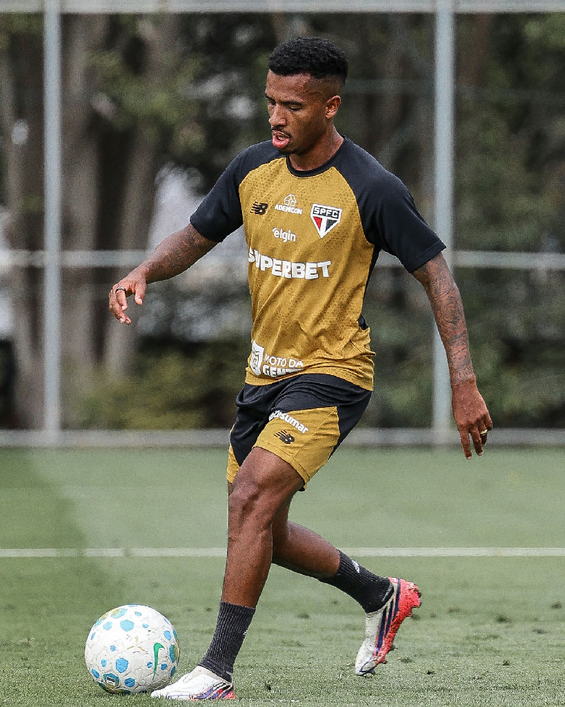 São Paulo finaliza preparação no CT da Barra Funda para enfrentar o Coritiba
