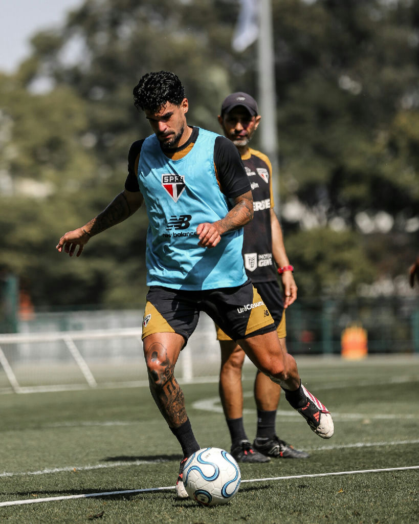 São Paulo intensifica preparação física em treino dominical no CT da Barra Funda