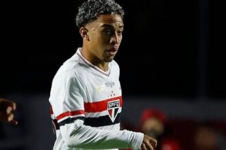 São Paulo rejeita proposta do futebol belga pelo meia Pedro Ferreira
