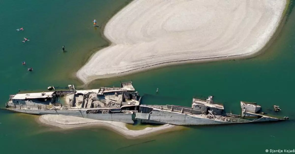 Seca histórica no rio Danúbio revela navios nazistas naufragados
