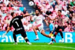 Sevilla supera Athletic Bilbao por 3 a 1 e assume liderança provisória da Laliga após expulsão