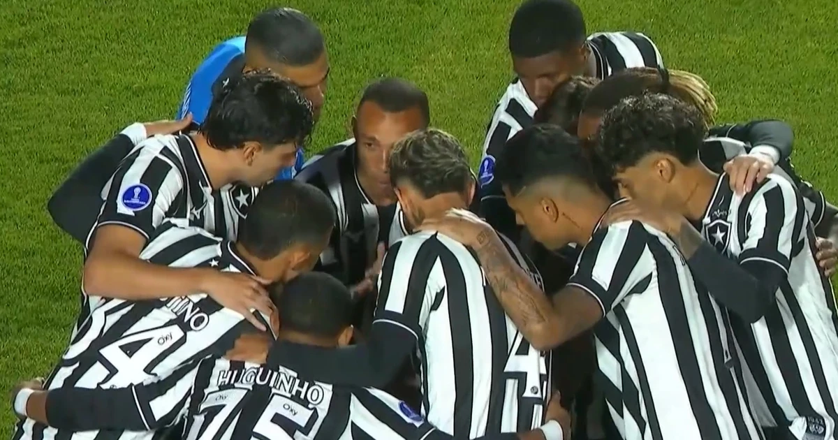 Silêncio da diretoria do Botafogo amplia crise após goleada histórica no Peru