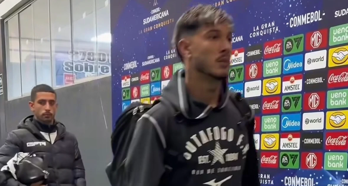 Silêncio marca saída do Botafogo após goleada sofrida na Sul-americana