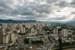 Sol e nuvens marcam a quarta-feira em São José dos Campos com máxima de 26°C em 5 de agosto