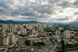 Sol e nuvens marcam a quarta-feira em São José dos Campos com máxima de 26°C em 5 de agosto
