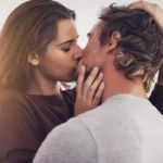 Sonhar com beijo: entenda o que o seu subconsciente revela sobre seus sentimentos