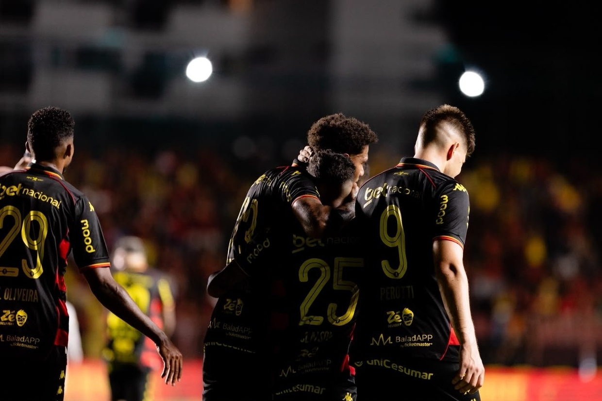 Sport e América Mineiro protagonizam duelo decisivo no futebol brasileiro