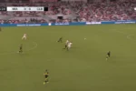 Suárez surpreende com golaço de cobertura em confronto contra o Columbus