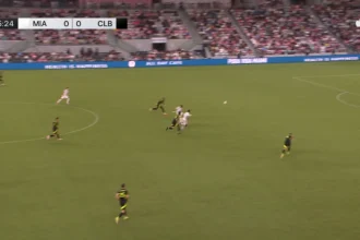Suárez surpreende com golaço de cobertura em confronto contra o Columbus