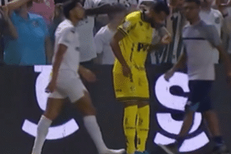 Súmula registra cusparada de torcedor contra Reinaldo em jogo do Santos