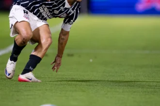 Suspenso, Rodrigo Garro desfalca o Corinthians na próxima rodada do Brasileirão