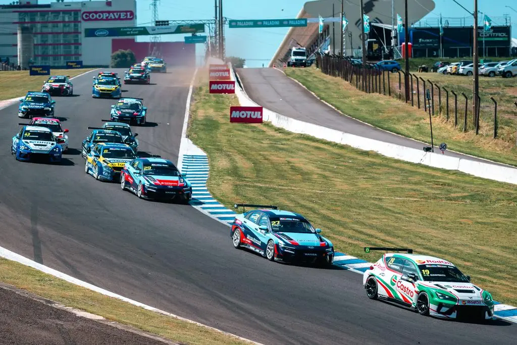 TCR South America acelera na Argentina para a reta final da temporada de 2026