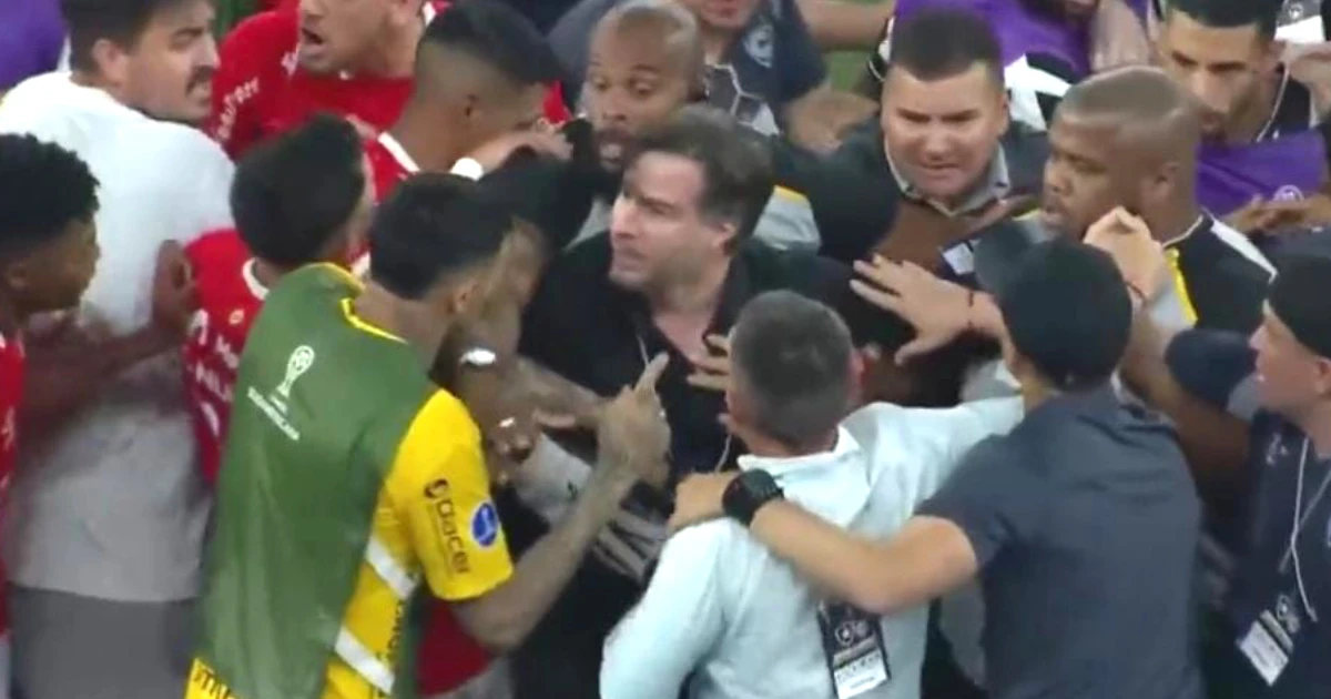 Técnico do Cienciano rebate acusações e nega provocações após eliminação do Botafogo