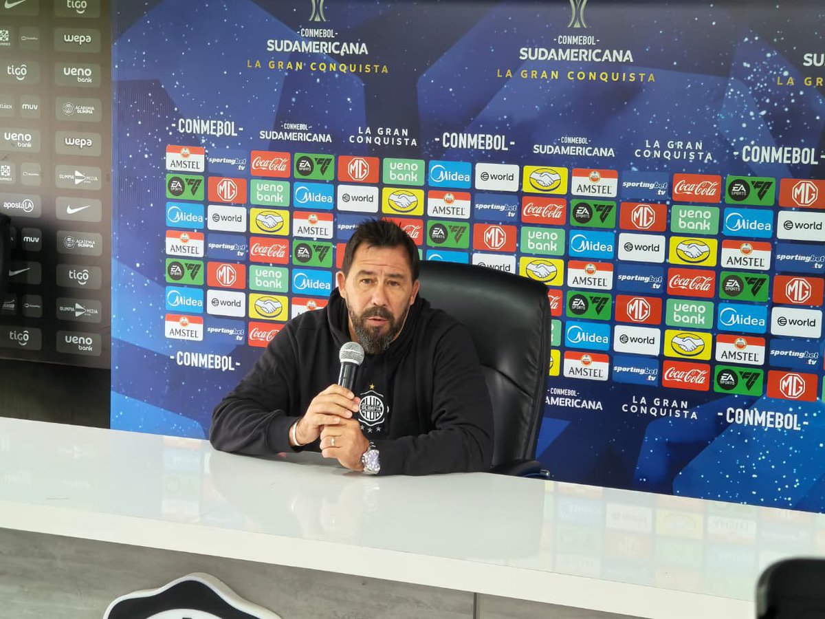Técnico do Olimpia demonstra preocupação com possível escalação alternativa do Vasco