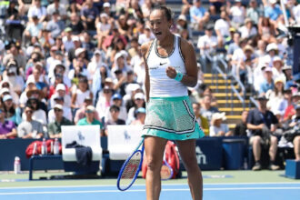 Tenistas de elite iniciam trajetória no qualificatório do US Open com vitórias expressivas