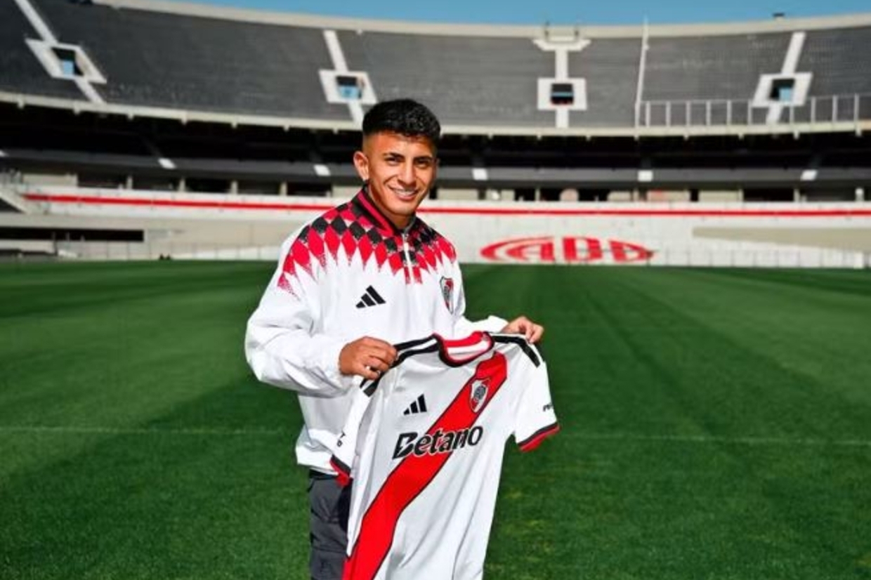 Thiago Almada revela motivos para escolher River Plate em vez do Flamengo